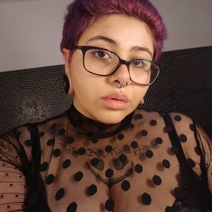 Meet your Posher, Elise